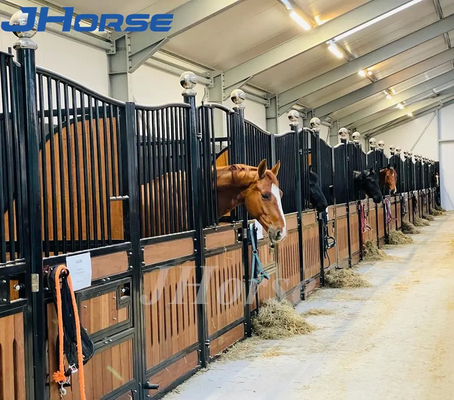 4ft*6ftの連結のまっすぐな端のゴム製合う馬の馬小屋箱