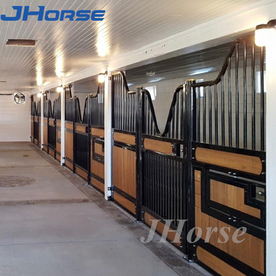 熱いすくいの電流を通された馬の馬小屋は鉄骨フレームと停止する