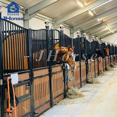 3.0m 長さ 耐候馬棚 振動ドアとオプションの竹の詰め物