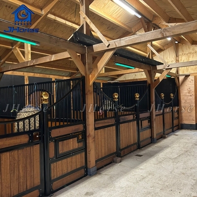 容易 に 保守 さ れる 馬 の 飼育 場 農場 の 堅牢 な 建設